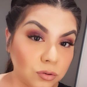 Meet your Posher, Tayleur